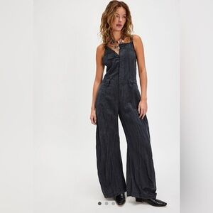 NWT FREE PEOPLE SYLVIA BARREL ONE-PIECE 🔥 🔥